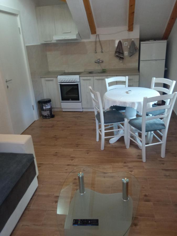 פראסט Apartment Rosic מראה חיצוני תמונה
