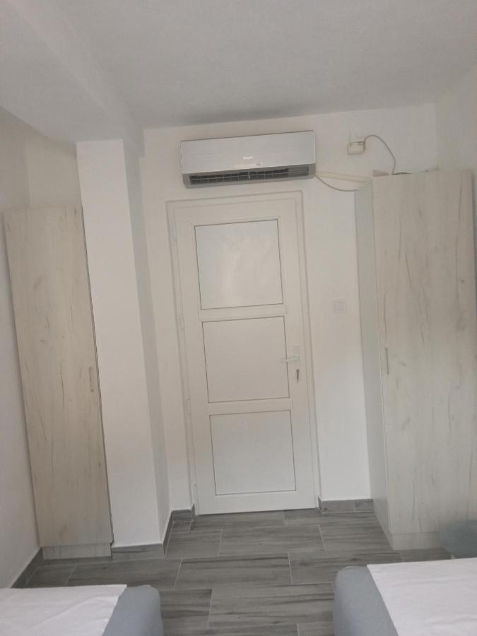 פראסט Apartment Rosic מראה חיצוני תמונה