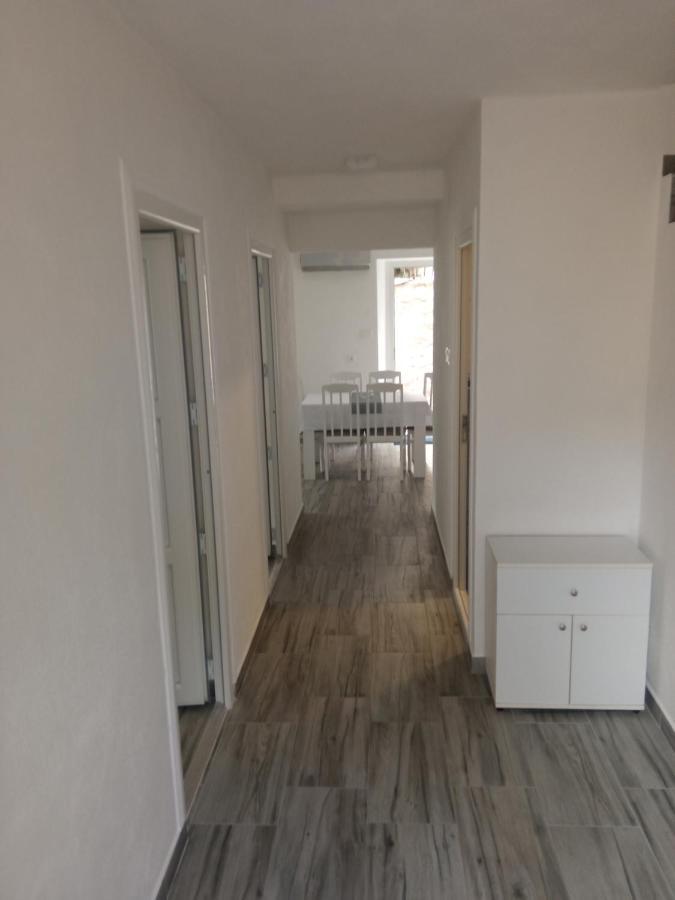 פראסט Apartment Rosic מראה חיצוני תמונה