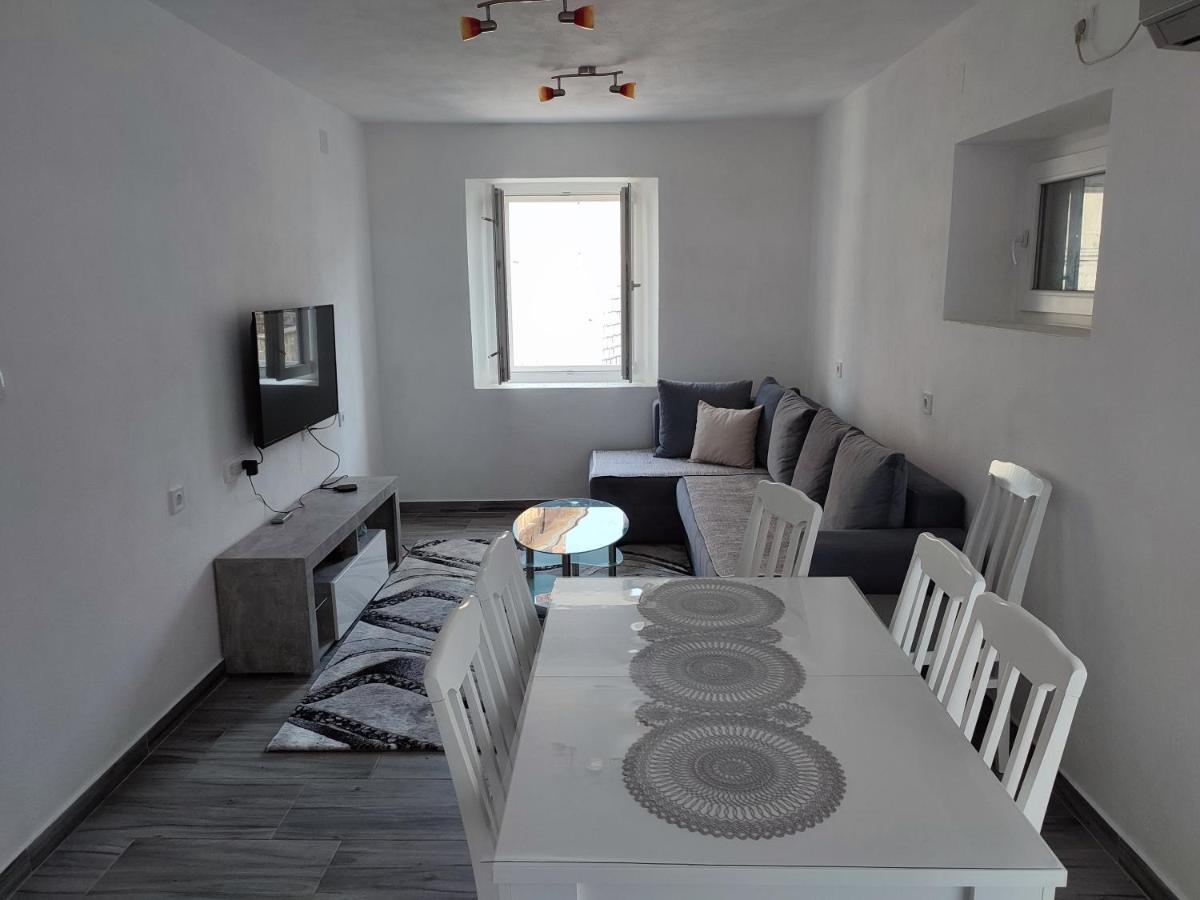 פראסט Apartment Rosic מראה חיצוני תמונה