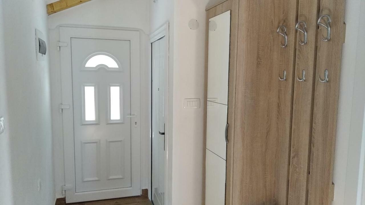 פראסט Apartment Rosic מראה חיצוני תמונה